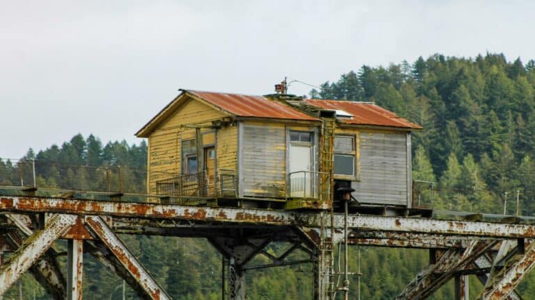 Local SEO services showcase - vintage railway bridge operator's house demonstrating unique local landmark optimization