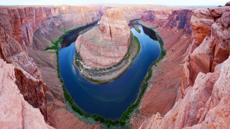 Panoramic view of Horseshoe Bend with river and canyon